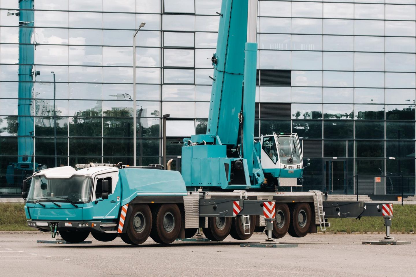 koparki, rozładunek towarów ciężkich, transport HDS, usługi koparką dla inwestorów, usługi koparką dla klientów indywidualnych, Utwardzanie terenów, wykaszanie nieużytków, Wykaszanie rowów, wynajem koparek Chojnów, Legnica, Lubin, Prochowice